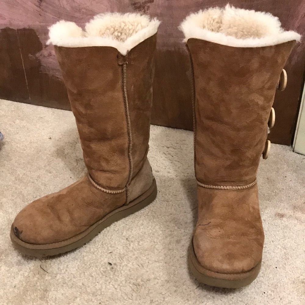 TALL BROWN UGGS